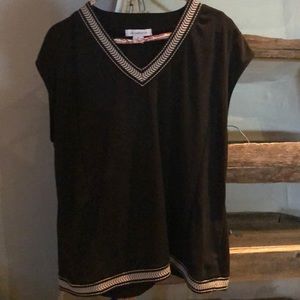 Black sleeve less blouse